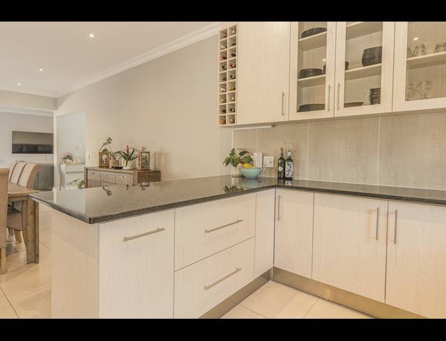 4 BEDROOM FREEHOLD FOR SALE IN PARKLANDS NORTH